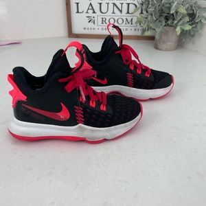 Boys Nike Lebron Basketball sneakers